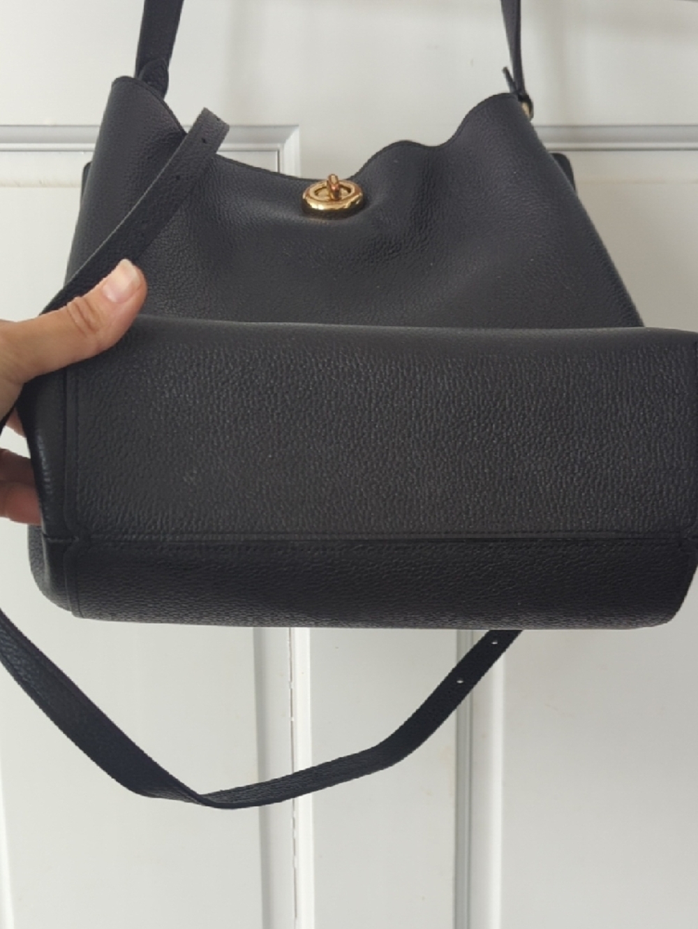 Coach Charlie Black Leather Shoulder Bag with Gold Hardware - Picture 4 of 11